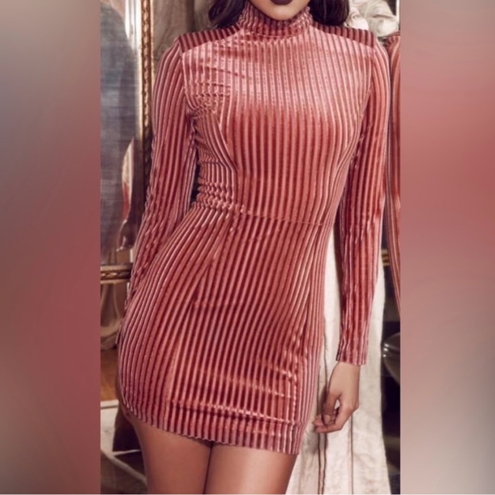 House of CB Ribbed Velvet Dress in Mauve
